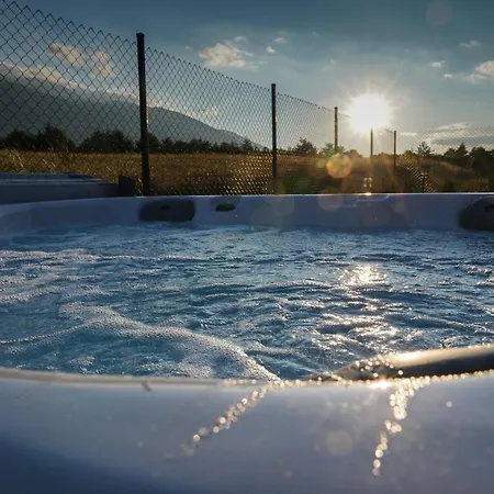 Mountain Aleksia- With Jacuzzi * Razlog