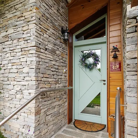 Mountain Aleksia- With Jacuzzi *