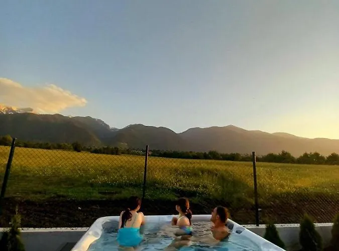 Mountain Aleksia- With Jacuzzi Villa Razlog