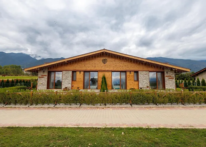 Mountain Aleksia- With Jacuzzi * Razlog